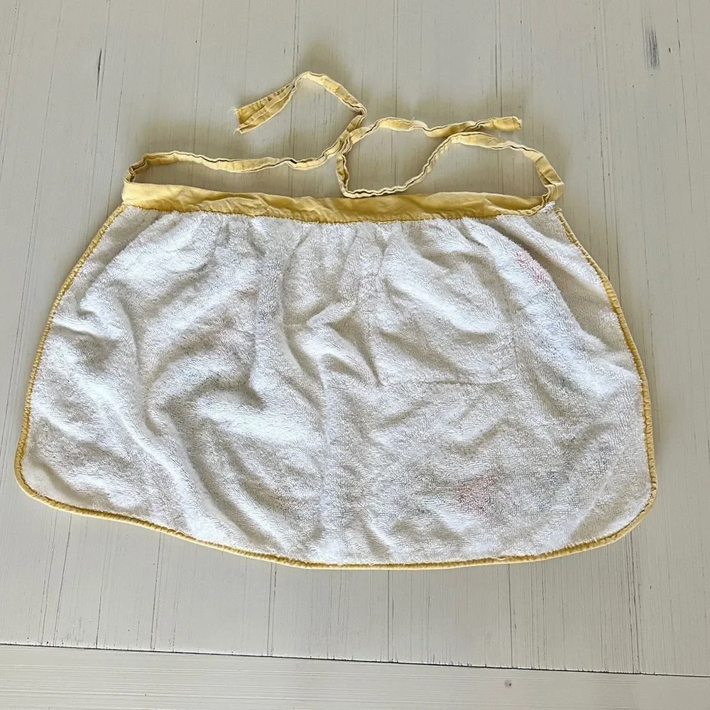 Vintage 70's Apron Half Waist Tie White Yellow Food Vegetable Fruit Dragon Fly